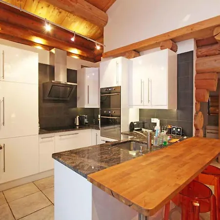 Fuer 10 Personen In Chaonix-mont-blanc- Franzoesische Alpen - Savoyer Alpen By Interhome 霞慕尼