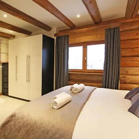 Fuer 10 Personen In Chaonix-mont-blanc- Franzoesische Alpen - Savoyer Alpen By Interhome 度假居