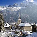 Fuer 10 Personen In Chaonix-mont-blanc- Franzoesische Alpen - Savoyer Alpen By Interhome Chamonix